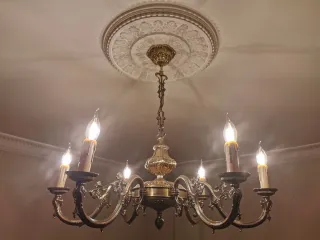 Lámpara de bronce estilo clásico