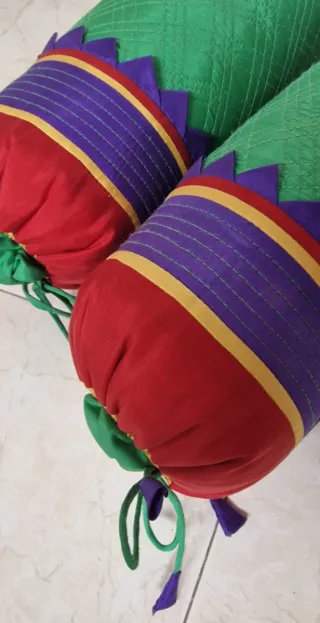 2 Cojines Zara Home Verdes y Rojos