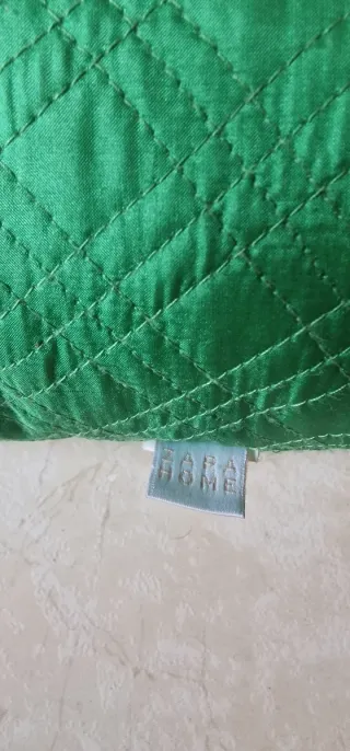 2 Cojines Zara Home Verdes y Rojos