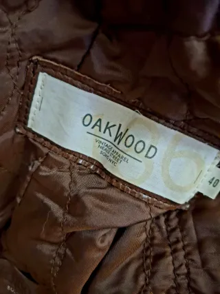 Cazadora de cuero marrón