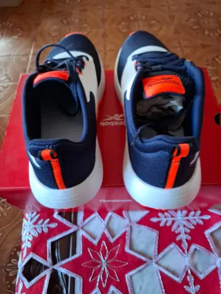 Zapatillas Reebok Negras, Naranjas y Blancas