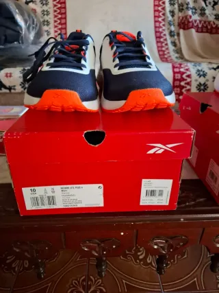 Zapatillas Reebok Negras, Naranjas y Blancas