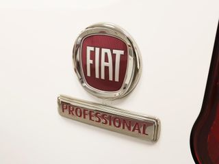 Fiat e-Doblò Furgón Maxi 50kWh L2H1 100 kW (136 CV)