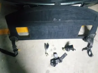 Bandeja y cinturones traseros Audi A6 C4/100