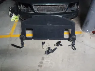 Bandeja y cinturones traseros Audi A6 C4/100