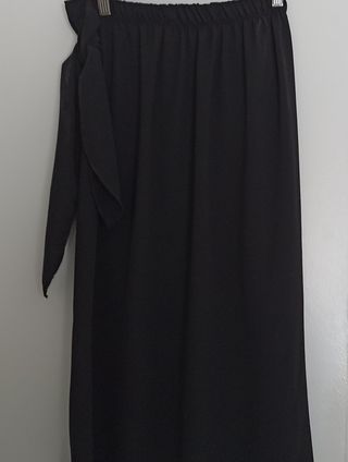 Falda Mulaya Negra Lazada T/U, con etiqueta.