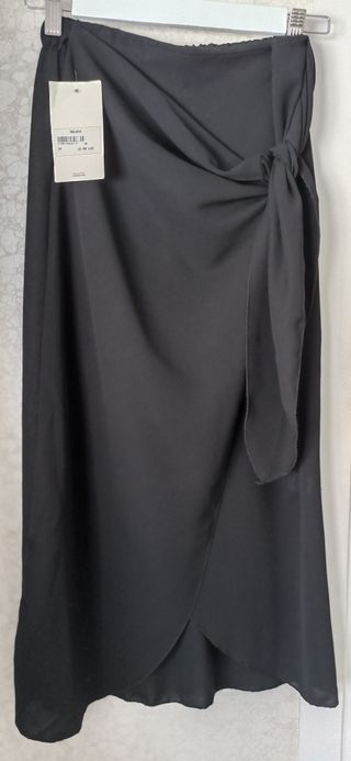 Falda Mulaya Negra Lazada T/U, con etiqueta.