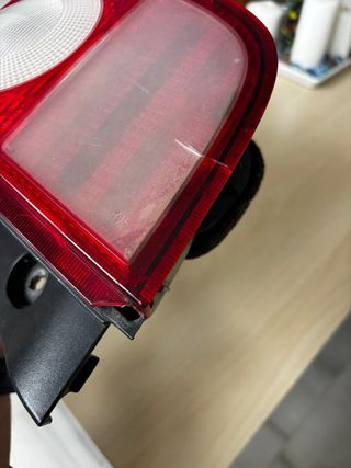 Pilotos traseros Nissan Micra K12