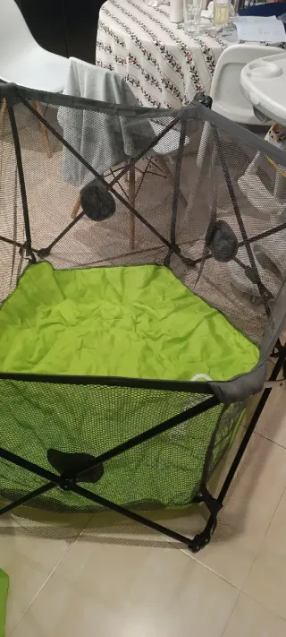 Parque infantil para bebé lionelo