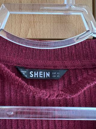 Vestido burdeos invierno