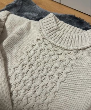 Jersey cropped Zara trenzado · Cuello alto