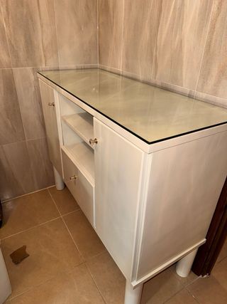 Mueble tocador blanco con cristal