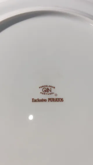 Prato decorativo com cena de padeiro