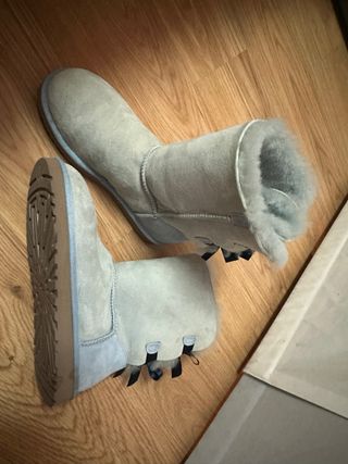 Botas UGG Bailey Bow II Mujer Azul sin estrenar.