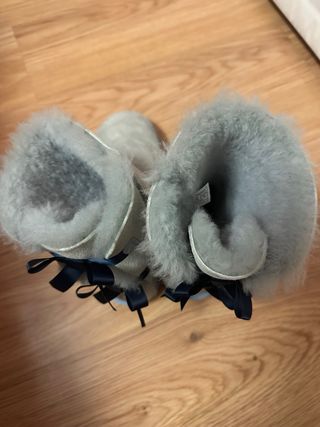 Botas UGG Bailey Bow II Mujer Azul sin estrenar.