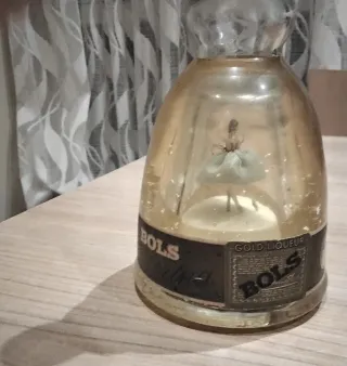 Botella Bols Caja Música Bailarina Oro