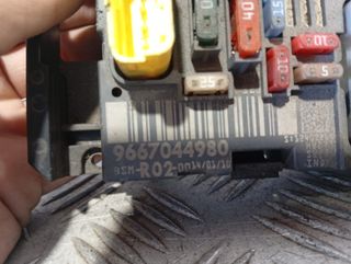 CAJA RELES / FUSIBLES CITROEN C5 BERLINA 9667044980