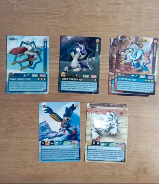 Cartas sueltas Invizimals a elegir.