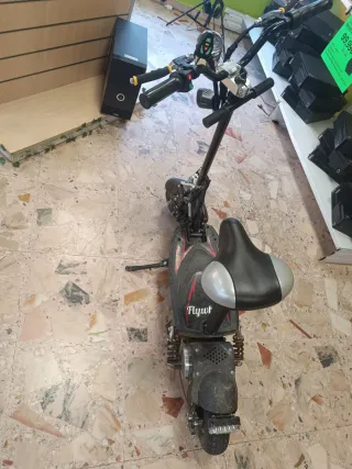 Patinete eléctrico con silla