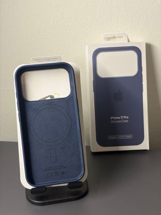 Custodia iPhone 17 Pro MagSafe Silicone Apple