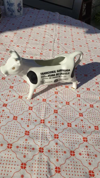 Porcelana Viana Vaca Jarra