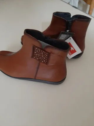 Botines de piel Fluchos marrones