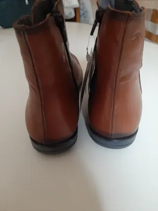Botines de piel Fluchos marrones