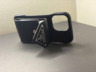 Custodia Prada porta carte iPhone 16 Pro Max