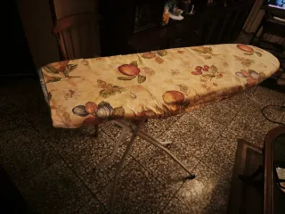 Tabla de planchar con funda estampada
