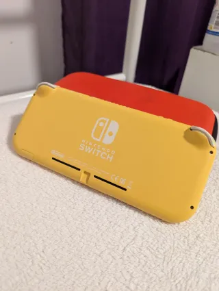 Nintendo Switch Lite Amarillo 64GB