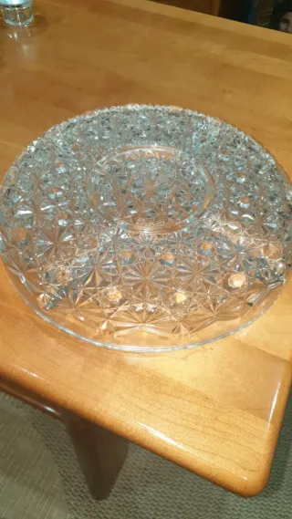 Travessa de vidro com suporte metal