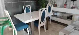 4 sillas en blanco , madera de pino