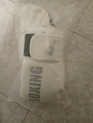 Guantes de Boxeo Blancos BOXING