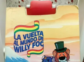 ANTIGUA CARPETA PROMOCION DANONE  LA VUELTA AL MUN