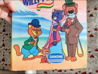 ANTIGUA CARPETA PROMOCION DANONE  LA VUELTA AL MUN