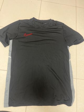 Camiseta Nike Negra y Gris