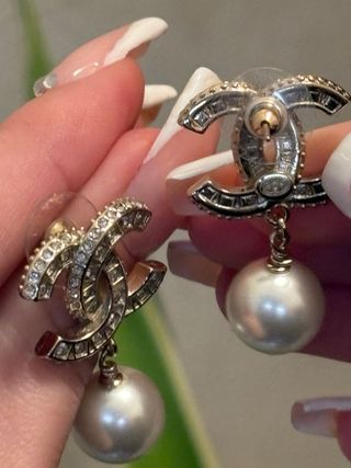 Pendientes Chanel CC Perla Dorados