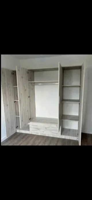 Armario blanco de madera