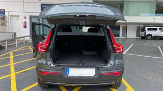VOLVO XC40 2.0 B3 MHEV PLUS DARK DCT 5P