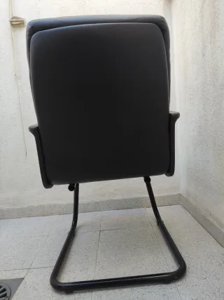 Sillón de despacho cuero negro