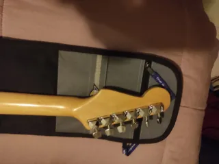 Guitarra Eléctrica Stratocaster Sunburst tricolor