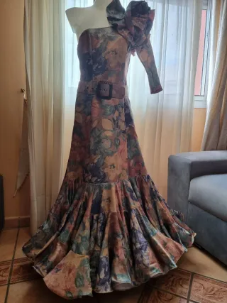 Traje Flamenca Volante Hombro