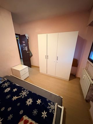 se alquila habitación