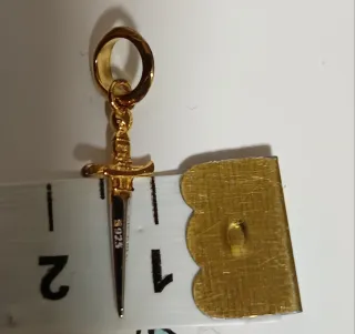 Charm Daga NOT TODAY Plata y Oro