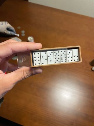 Mini dominó con caja