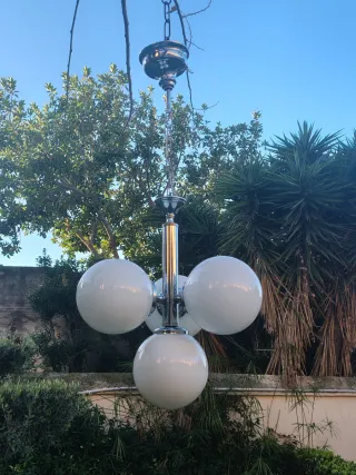 Lámpara vintage con 4 opalinas