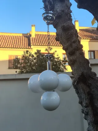 Lámpara vintage con 4 opalinas