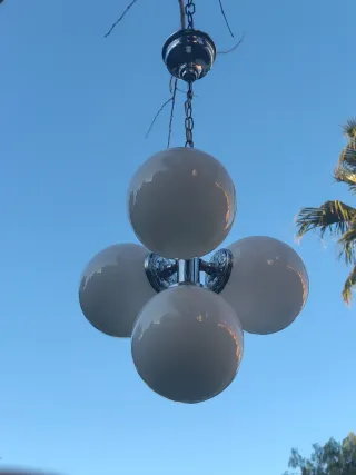 Lámpara vintage con 4 opalinas