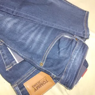 Pantalón Tommy Jeans Nuevo.