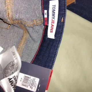 Pantalón Tommy Jeans Nuevo.